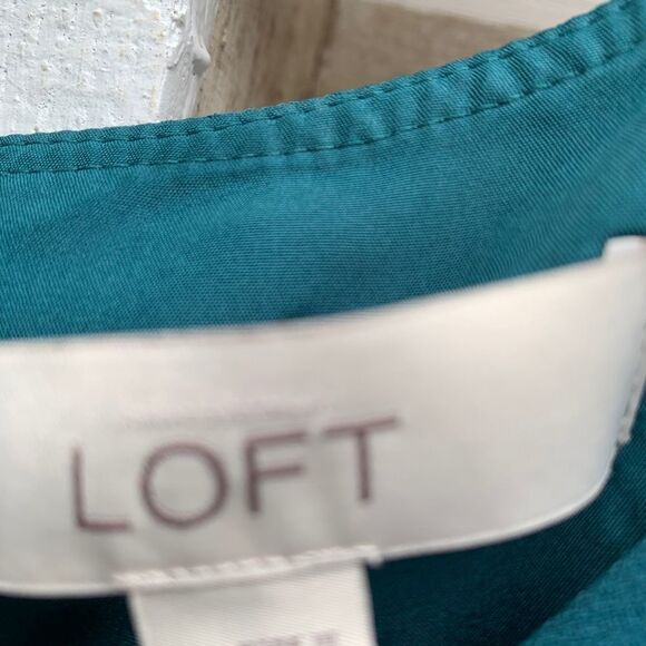 Beautiful LOFT Dress With Lace Overlay - Picture 3 of 7